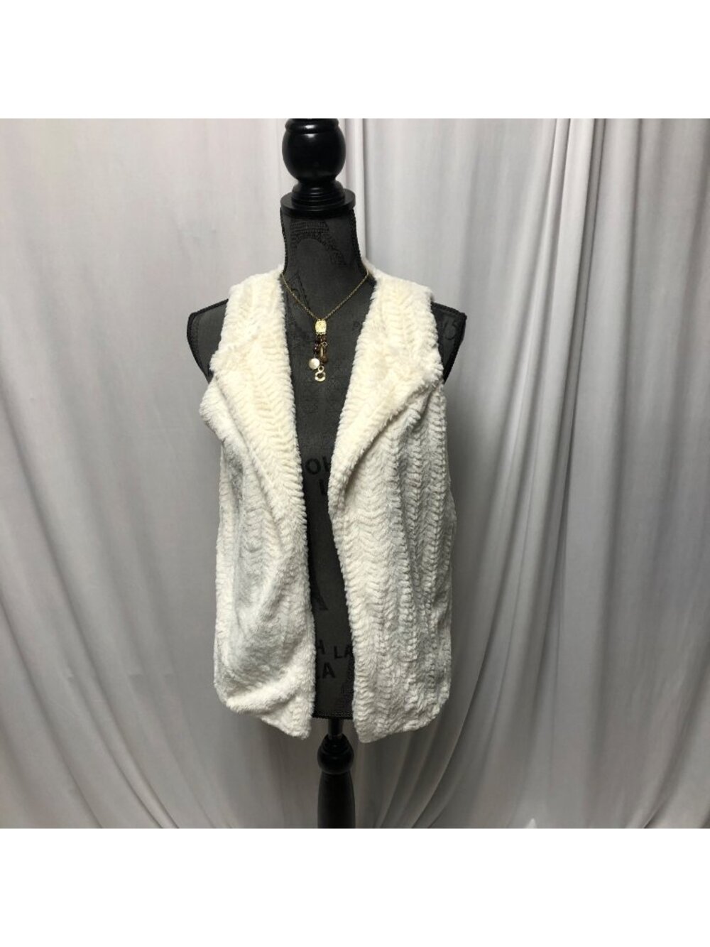 Faded Glory Cream Faux Fur Vest Girls Size XL 14-16 Soft Fuzzy Lined Open Front